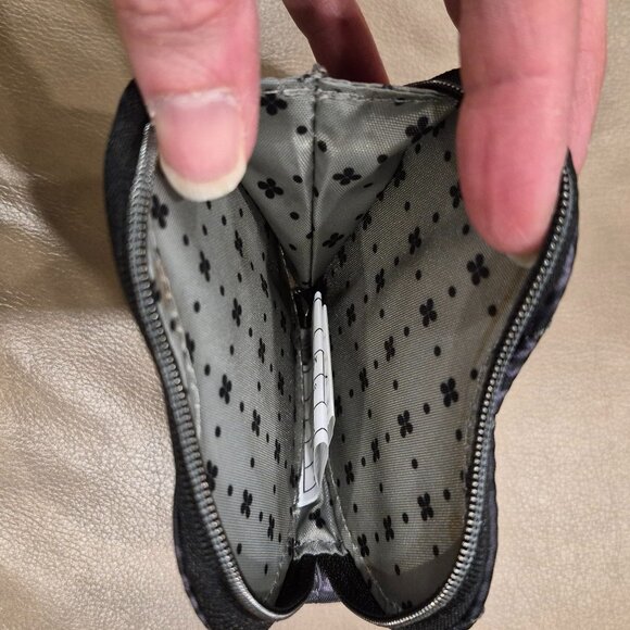 EUC Lug Heart Pouch in Tropical Fog - Picture 3 of 5